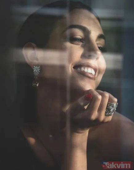 Cristiano Ronaldo'nun sevgilisi Georgina Rodriguez 'bu iş burada bitmez' dedi tek tek patlattı! Isıtmasız bir depoda yaşıyor... - 26
