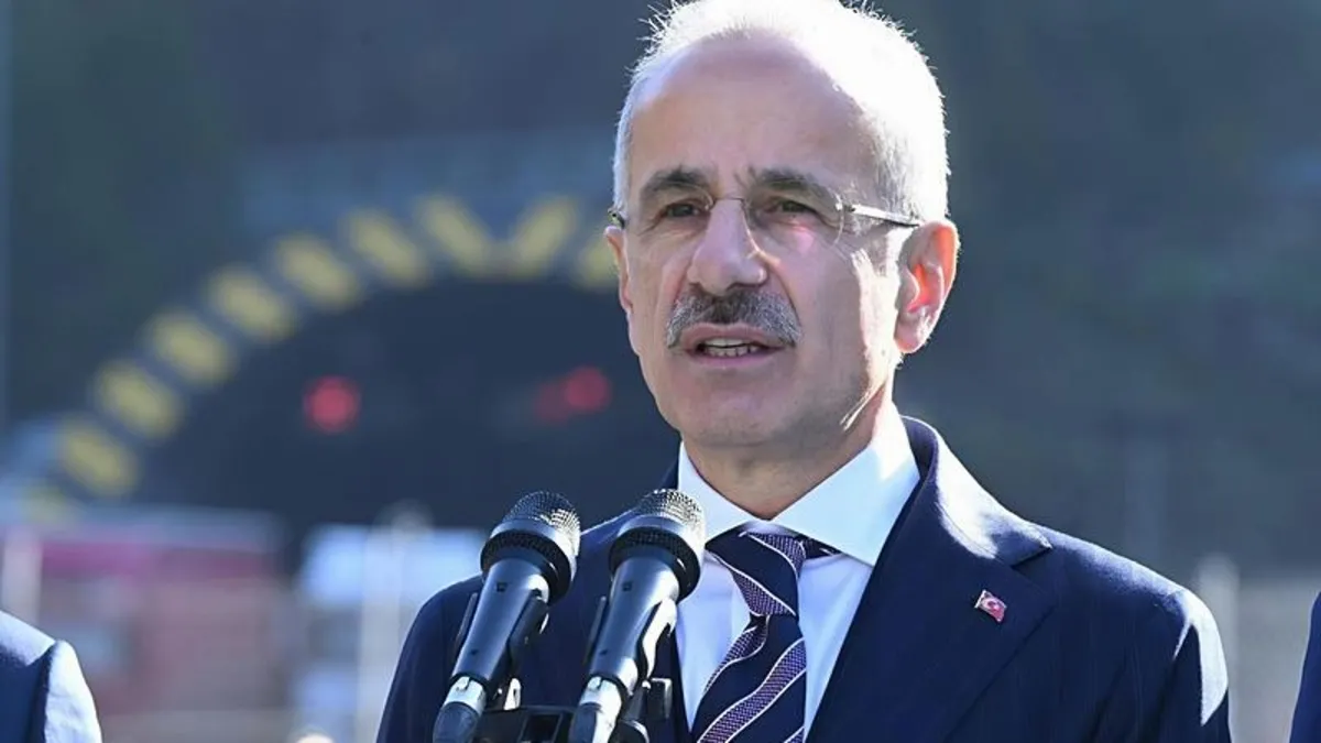 Sosyal medya platformlarına yaş sınırı mı geliyor? Bakan Uraloğlu açıkladı: 16 yaşından küçük...