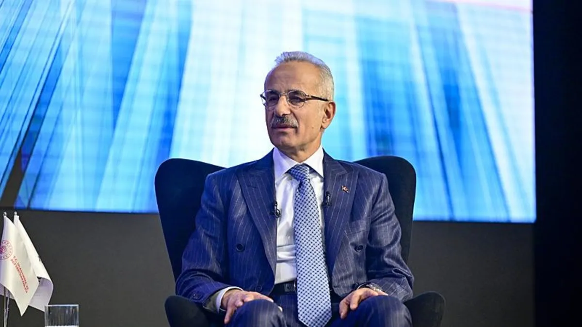 Bakan Uraloğlu'ndan Turkuvaz Medya'daki zirvede önemli açıklamalar! İstanbul'a üçüncü pist müjdesi