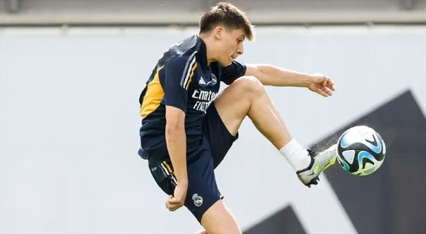 real-madridde-arda-guler-kaosu-la-liganin-goz-bebeginin-yeni-takimini-bile-acikladilar-1692685342679.jpg La Liga'nın göz bebeğiydi! Yeni takımını bile açıkladılar! Real Madrid’de Arda Güler kaosu!-4