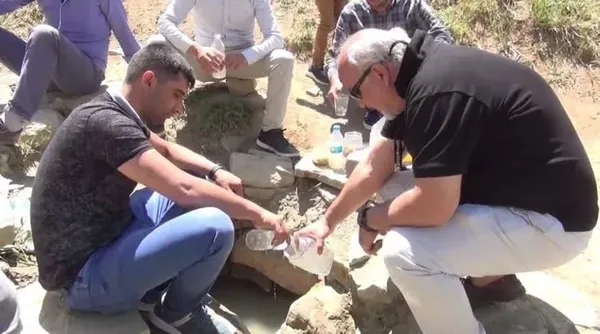 Muş'ta şifalı diye içilen suda bakteri bulundu-6