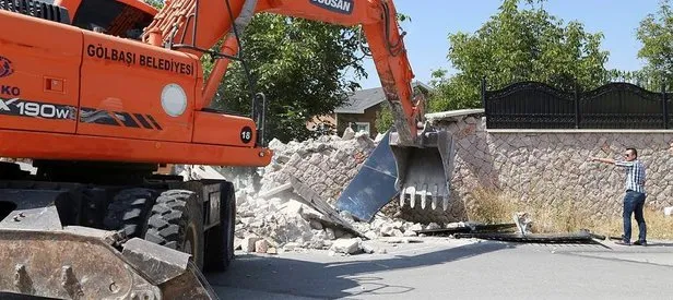 FETÖ’cü İpek’in malikanesinde yıkım başladı