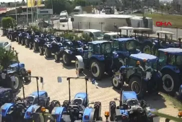 Tarsus'ta TIR devrildi! O anlar kamerada!