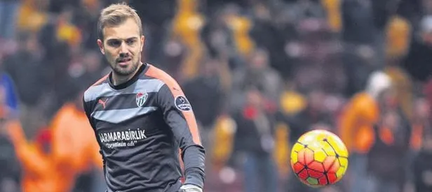 Mert Günok imza atıyor!