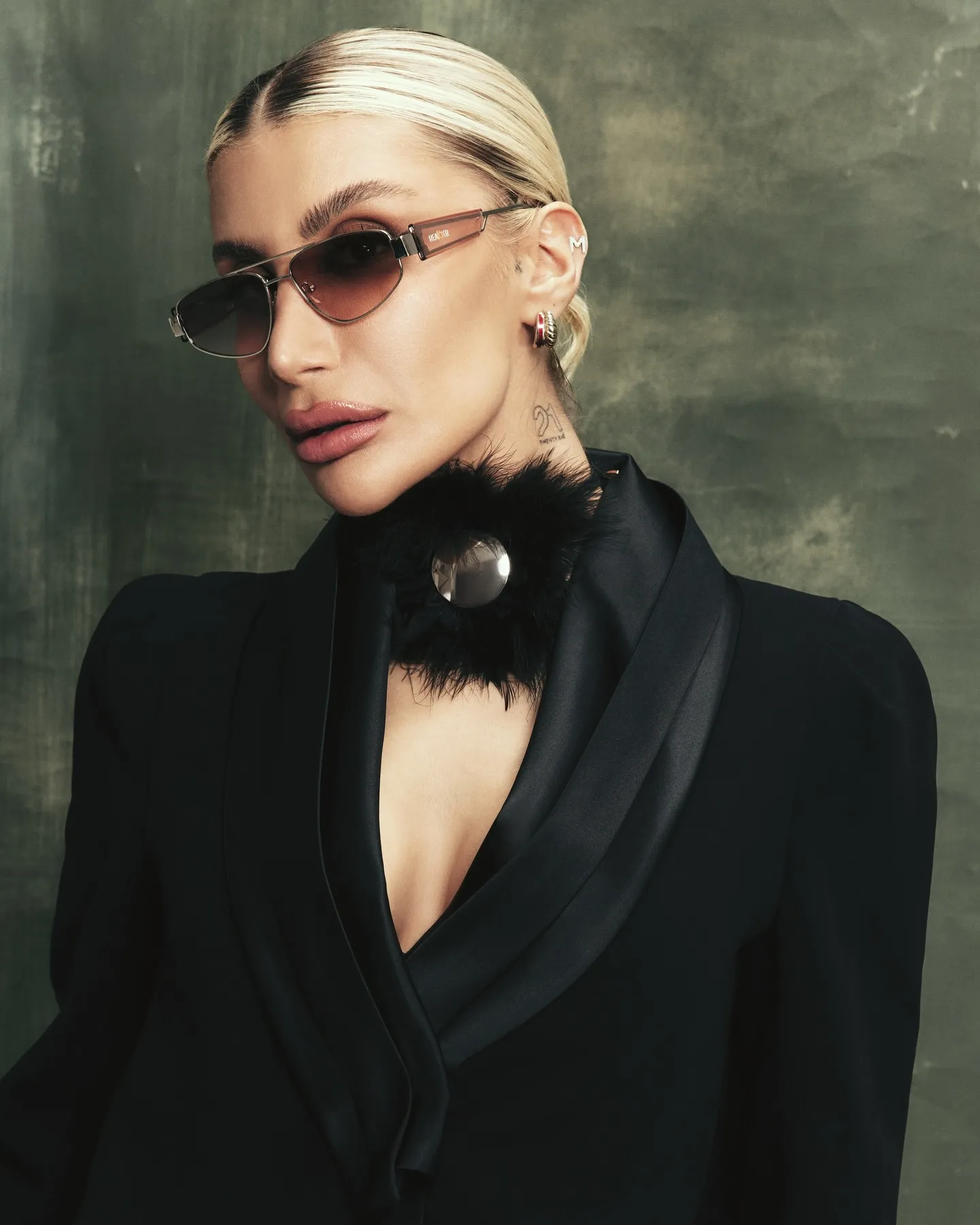 38 yaşına basan İrem Derici’yi ağlatan kutlama! “Kimilerine göre asi kimilerine göre deli dolu” - 6