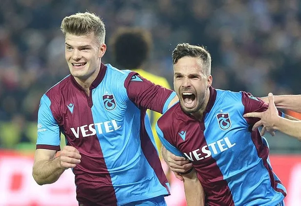 Süper Lig 7 takımlı müthiş bir zirve mücadelesine sahne oluyor - 3