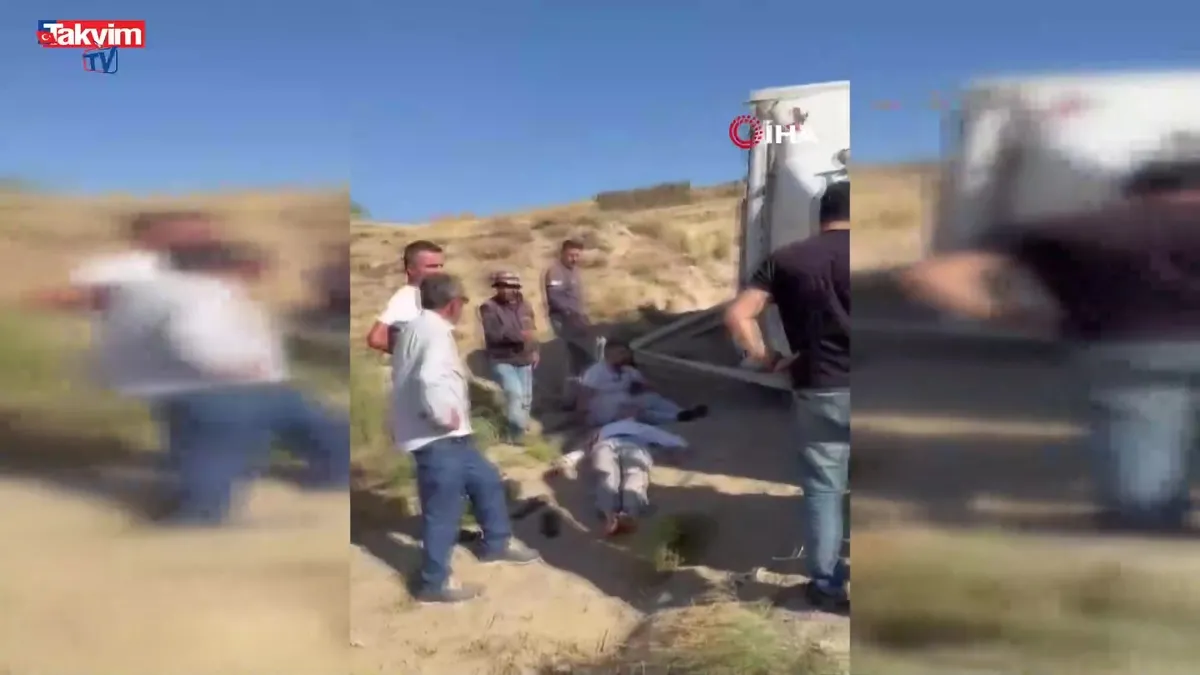 Kontrolden çıkan kamyon şarampole devrildi