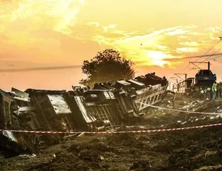 Tekirdağ'daki tren kazasından yürek burkan manzaralar