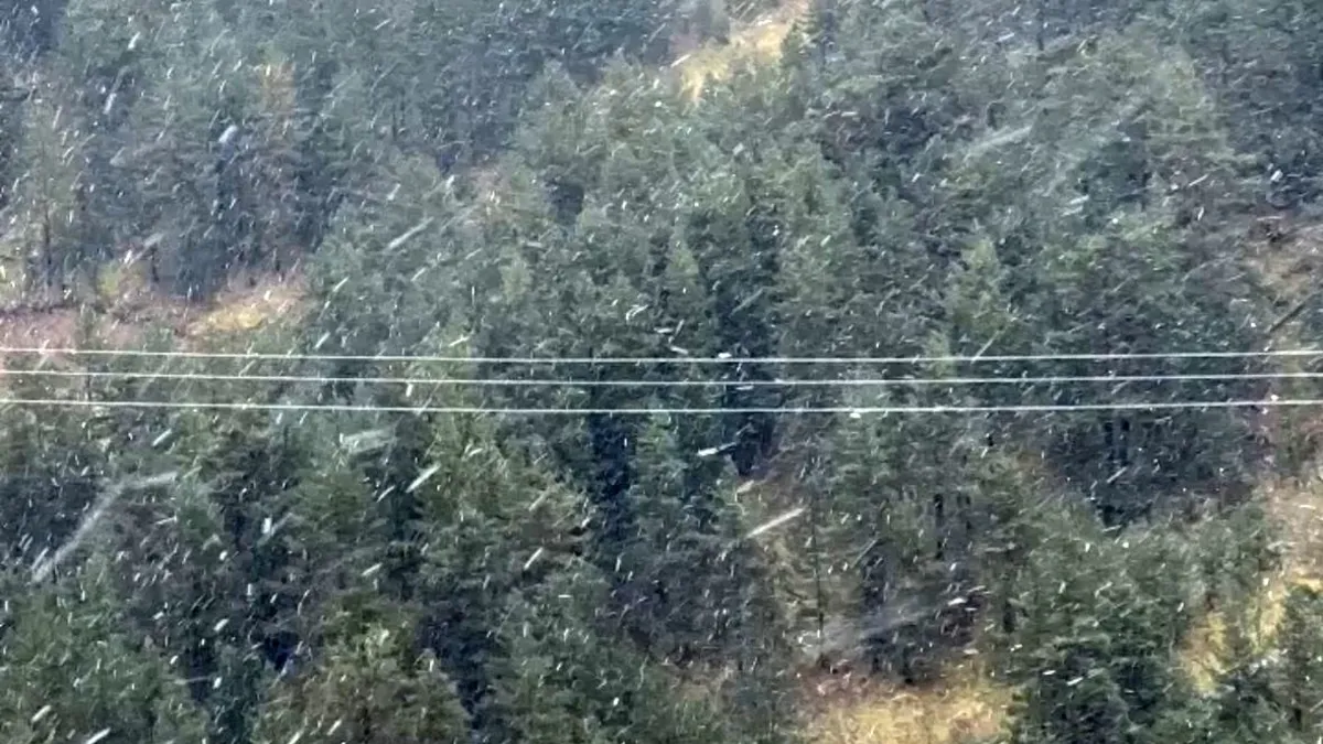 Bolu'da mevsimin ilk kar yağışı gerçekleşti