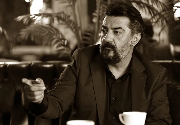 kardeslerimin-akifi-celil-nalcakan-set-kazasi-gecirdi-pinar-altug-ve-ufuk-ozkandan-yorum-gecikmedi-iste-son-ha-1702720773757.jpg Kardeşlerim'in Akif'i Celil Nalçakan set kazası geçirdi! Pınar Altuğ ve Ufuk Özkan’dan yorum gecikmedi! İşte son hali...-2