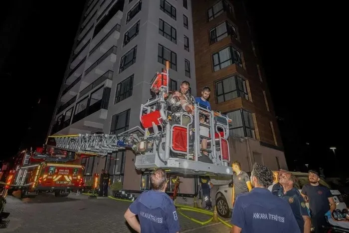 1755670472967.jpeg Valore Sitesinde kurtarma çalışmaları yapılırken