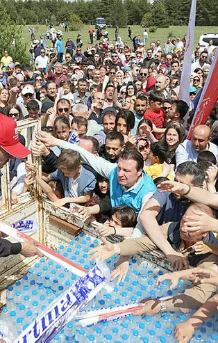 Kastamonu'da uçurtma şenliği izdihama dönüştü, eğlenmeye gelen çocuklar ezildi