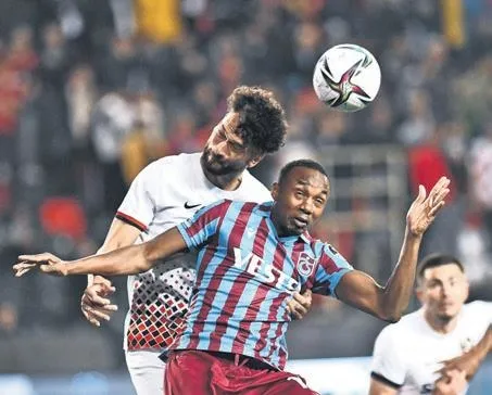 karagumruk-macinda-rotasyona-gitmesi-beklenen-abdullah-avci-4-bolgede-degisiklik-yapabilir-1649888979901.jpeg Karagümrük maçında rotasyona gitmesi beklenen Abdullah Avcı 4 bölgede değişiklik yapabilir-3