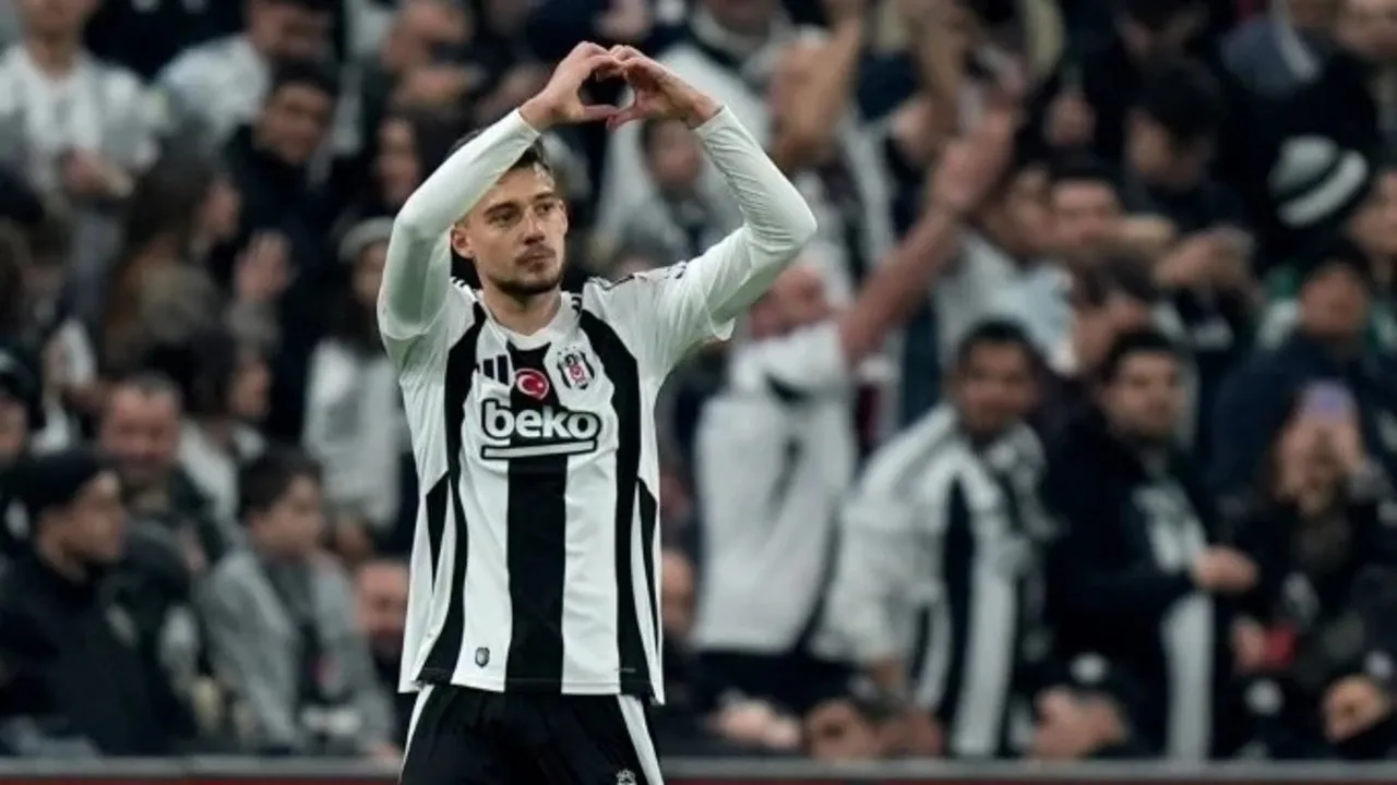 Beşiktaş’ın yıldızı rest çekti! Bonservisimi verin gideyim
