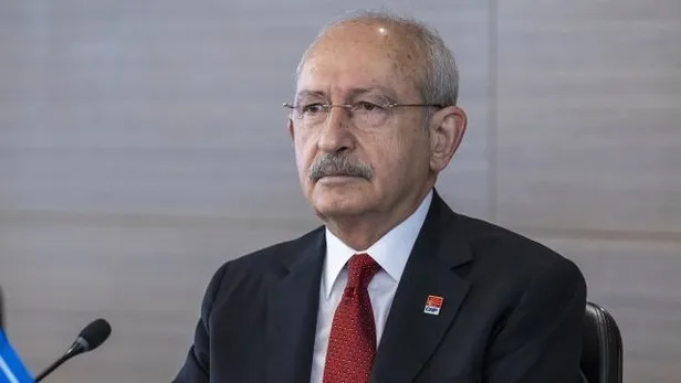 6liya-dayatmaya-devam-kemal-kilicdaroglu-adayligini-bu-kez-rozetle-ilan-etti-1664785392149.jpeg 6'lıya dayatmaya devam! Kemal Kılıçdaroğlu adaylığını bu kez 'rozet'le ilan etti-4