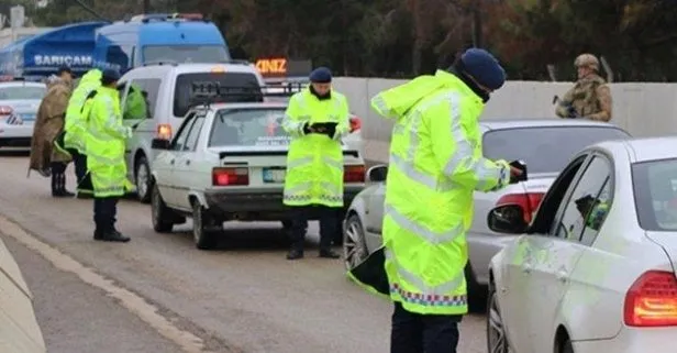 Türkiye genelinde trafik ışık ve işareti kurallarına uymayan 195 araç trafikten men edildi