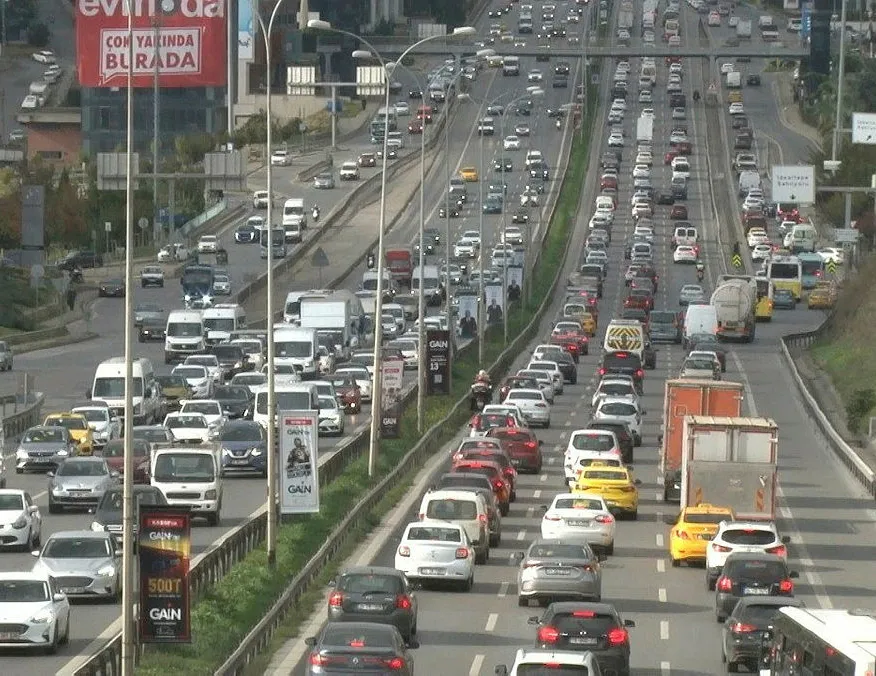 İstanbul’da trafik yoğunluğu yüzde 74!