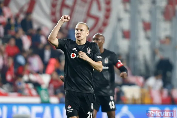 Yıllık Maliyeti 3.5 Milyon Euro'ya Yaklaşan Hırvat Stoperin Sezonun Tamamlanmasıyla Birlikte Satılması İçin Yönetim Menajerine Talimat Verdi.