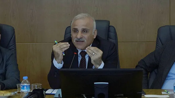 1645446307019.jpg Öfke kontrolü eğitimi imza töreninde kavga çıktı! Yer: Trabzon-2
