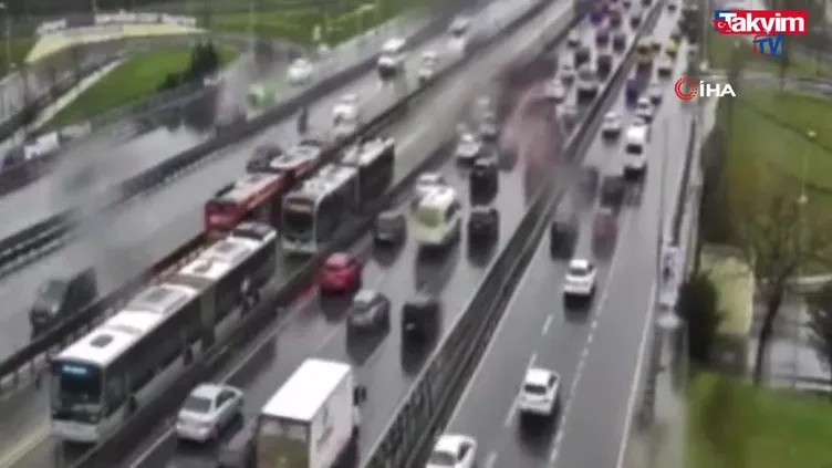 Avcılar’da metrobüs kazası: 4 yaralı