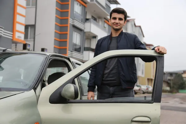 kocaeli-kartepede-lise-ogrencisi-burak-erkanli-babasinin-2003-model-otomobilini-akilli-arabaya-cevirdi-1608113451091.jpg Kocaeli Kartepe'de lise öğrencisi Burak Erkanlı babasının 2003 model otomobilini akıllı arabaya çevirdi-5