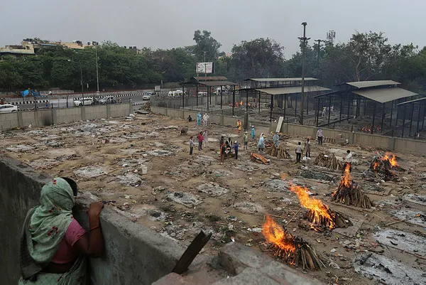 Hindistan'da 4 eyalet daha artan Kovid-19 vaka sayıları nedeniyle kapanmaya gitti-6