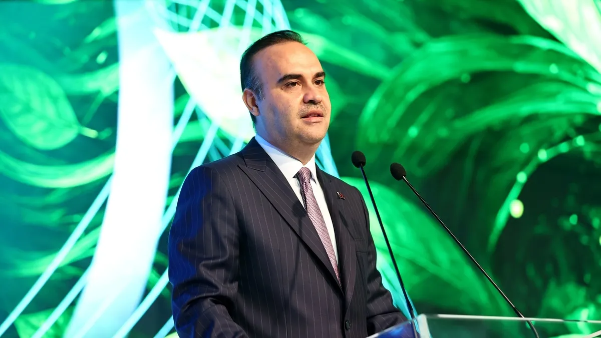 Bakan Kacır'dan Sıfır Atık Forumu'nda yeşil dönüşümde uluslararası ortaklık çağrısı! Hedef 2053'te sıfır emisyon