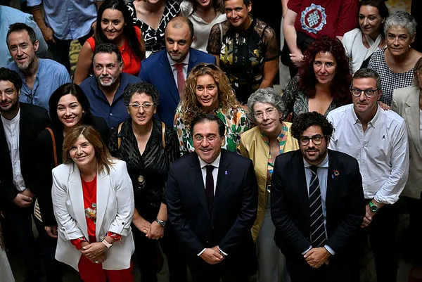 Son dakika: Türkiye'den asrın felaketinde yardıma koşan İspanyol ekibe sivil liyakat nişanı-4