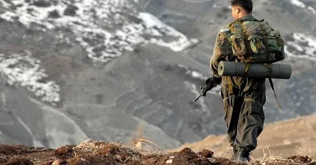Son dakika: Hakkari’de PKK’lı teröristlere ait patlayıcı ve mühimmat ele geçirildi