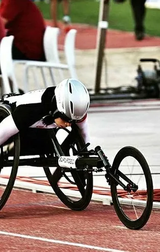 Milli atletler Zübeyde Süpürgeci ve Hamide Kurt rekor kırdı