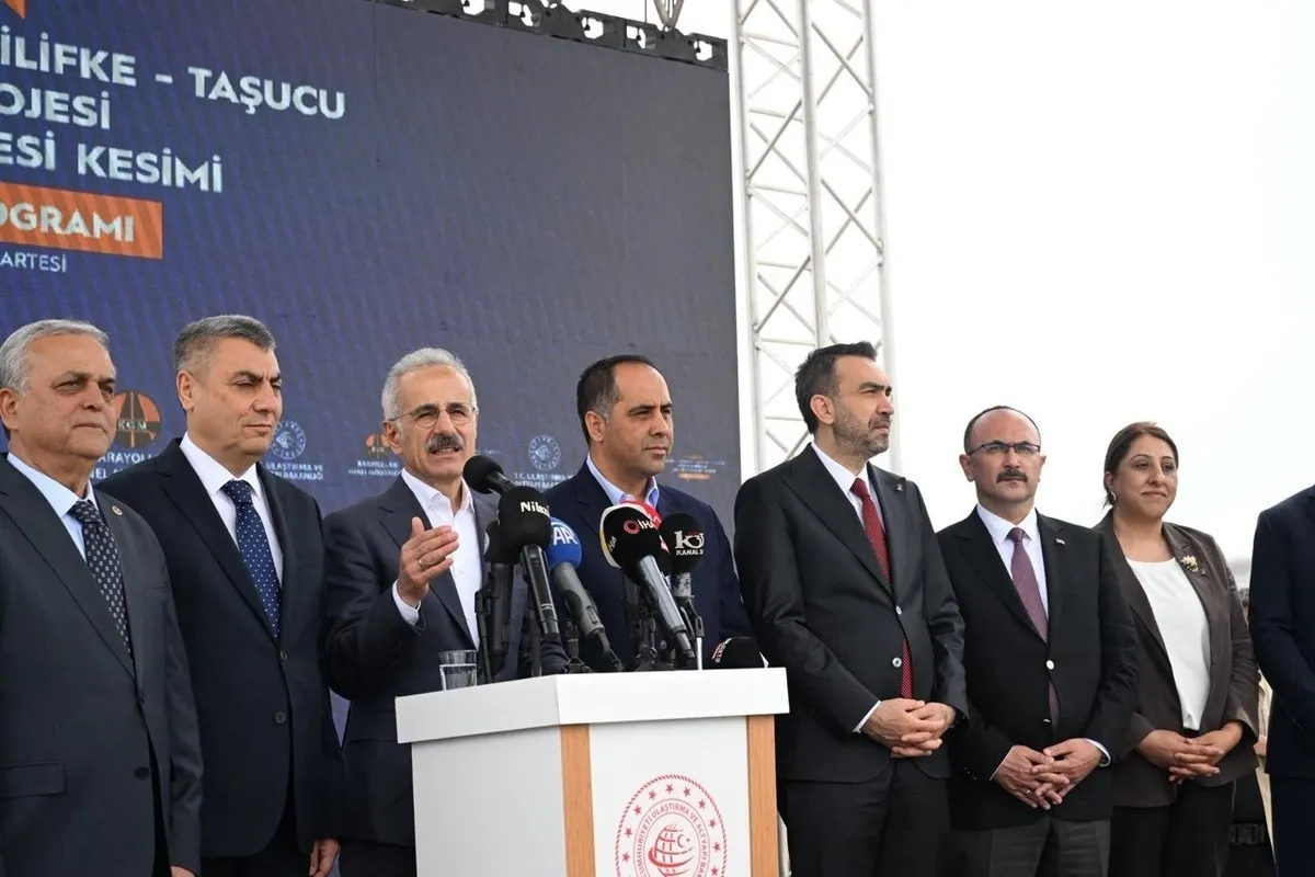 cesmeli-kizkalesi-otoyolunda-sona-gelindi-yol-18-dakikaya-dusecek-1777718401619.jpeg Çeşmeli-Kızkalesi Otoyolu’nda sona gelindi: Yol 18 dakikaya düşecek-3
