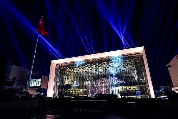 1635654105338.jpg Atatürk'ten sonra ikinci Türkçe opera talimatı Başkan Erdoğan'dan! AKM açılışında dikkat çeken detay-6