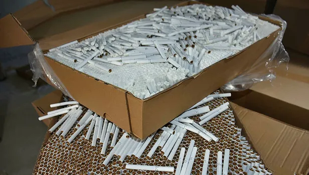 İzmir'de kaçak sigara operasyonu: 4 tutuklama