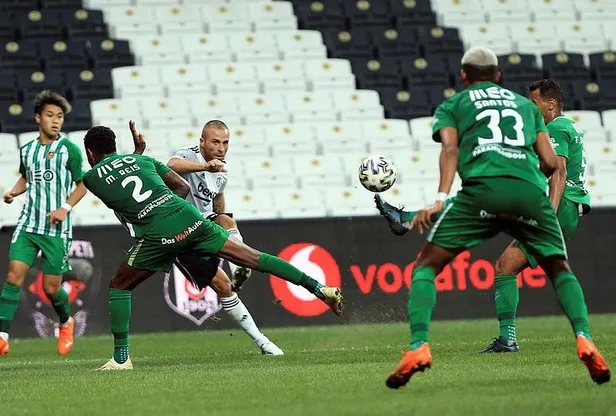 son-dakika-besiktas-avrupa-ligine-havlu-atti-1600977916755.jpeg