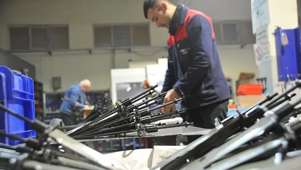 araci-olan-herkesi-ilgilendiriyor-sahibinin-rizasi-olmadan-ikinci-el-parca-takilamayacak-1632292146440.jpg Aracı olan herkesi ilgilendiriyor! Sahibinin rızası olmadan ikinci el parça takılamayacak-6