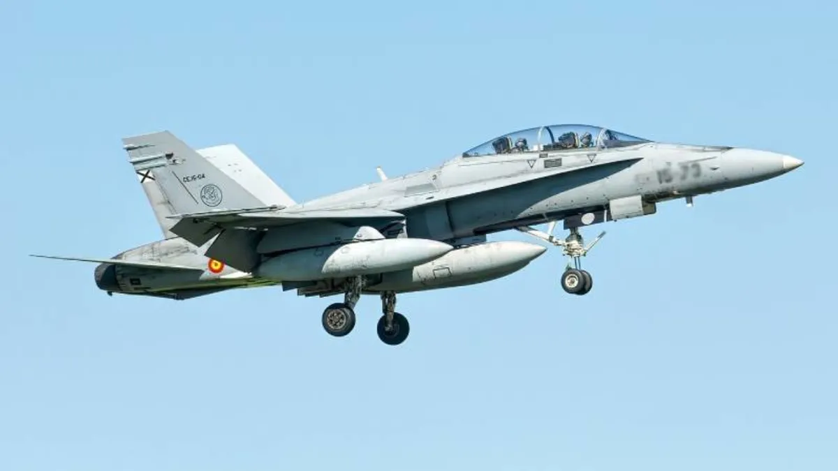 İspanya'da F-18 savaş uçağı düştü!