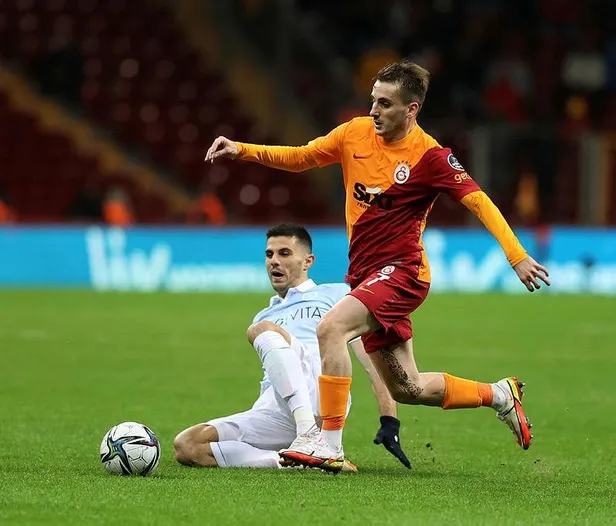 galatasarayin-galibiyet-hasreti-devam-ediyor-taraftar-isyan-bayragini-acti-1639865381815.jpeg Galatasaray'ın galibiyet hasreti devam ediyor! Taraftar isyan bayrağını açtı-7