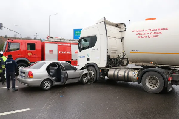 1639482994475.jpg Bolu'da facianın eşiğinden dönüldü! LPG yüklü tanker otomobille çarpıştı-3