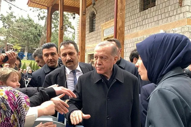 Başkan Erdoğan, cuma namazını Söğüt'te kıldı Ertuğrul Gazi Türbesi'ni ziyaret etti