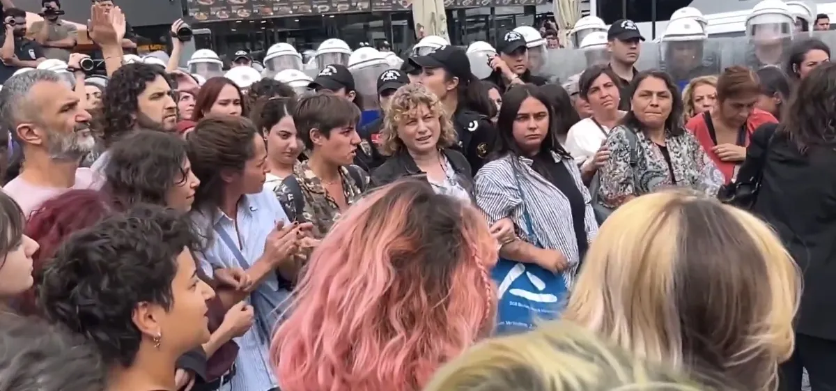 1789478702027.jpeg 'Ailem Güvende' operasyonu hazımsızlığı: Çağlayan'da sapkın provokasyon-2