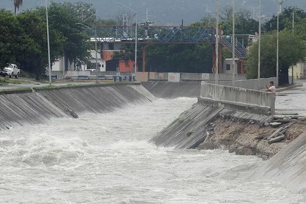 Hanna kasırgası yakıp yıkmaya devam ediyor! Şimdi de Meksika alarmda-3