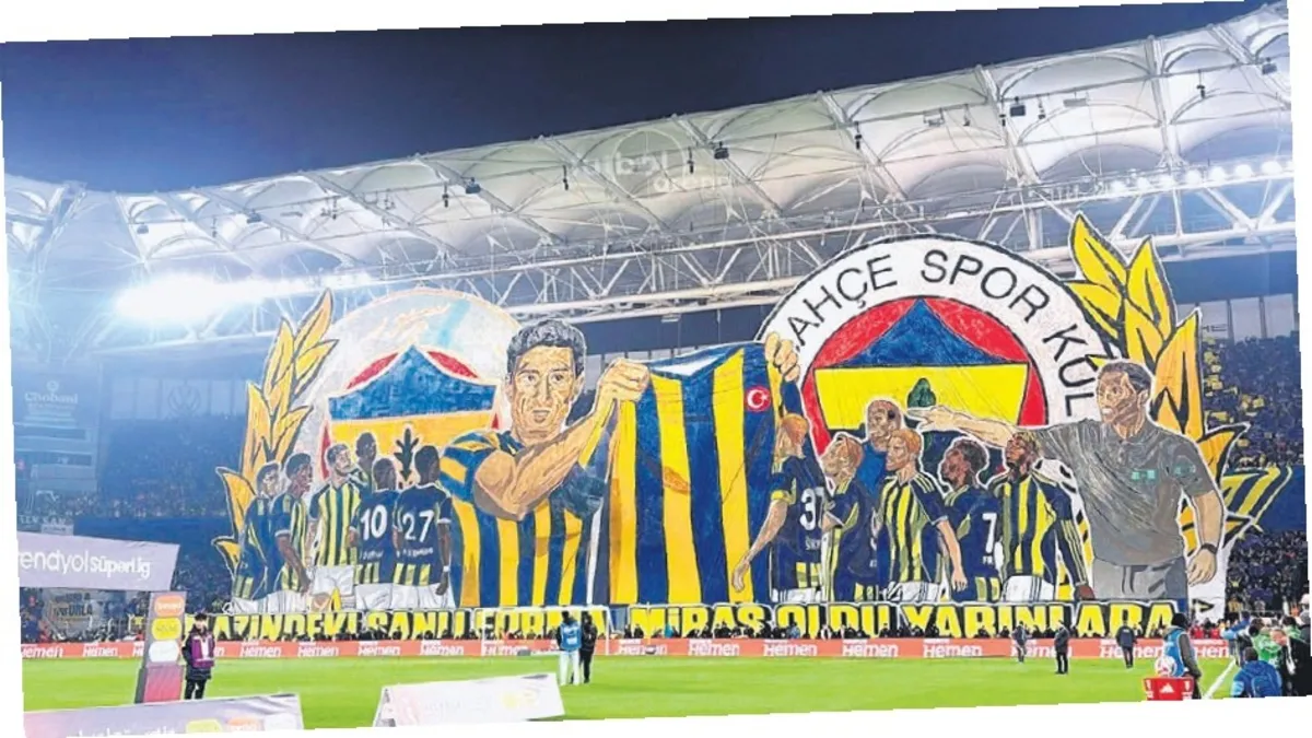 Fenerbahçe taraftarından derbi öncesi görkemli koreografi