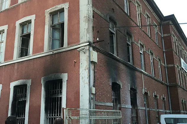 Sirkeci Tren Garı'nda korkutan yangın