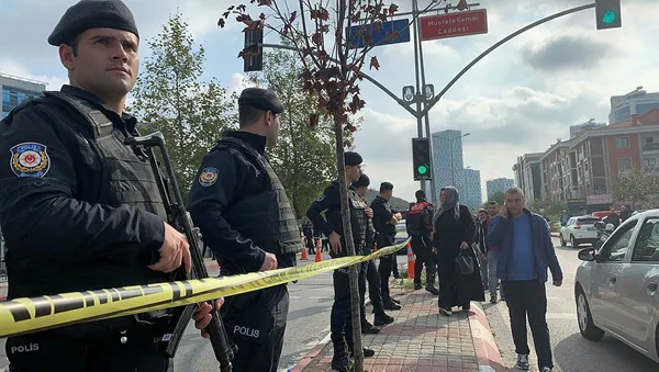 Kartal Anadolu Adalet Sarayı önünde silahlı kavga! Yaralılar var-2