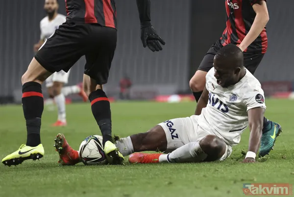 Fenerbahçe'nin Fatih Karagümrük beraberliği sonrası spor yazarlarından sert sözler: Şaka gibi bir şey! - 4