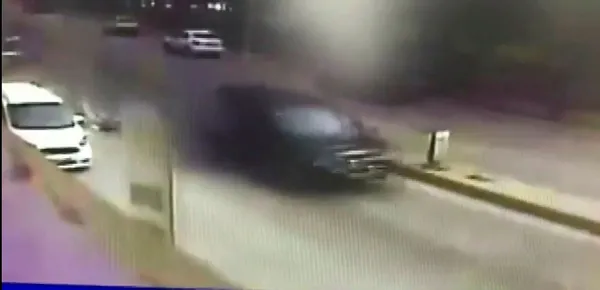 1618317838757.jpg İstanbul'da aksiyon filmlerini aratmaya olay! Her şey saniyeler içerisinde oldu-4