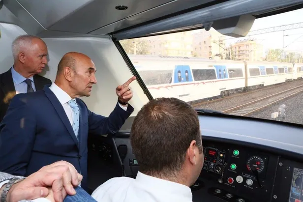 tunc-soyerin-rayli-sistem-iddiasi-yalan-cikti-ulastirma-ve-altyapi-bakanligi-izbana-yapilan-yatirimi-acikladi-1674819172232.jpeg Tunç Soyer'in 'raylı sistem' iddiası yalan çıktı! Ulaştırma ve Altyapı Bakanlığı İZBAN'a yapılan yatırımı açıkladı-2