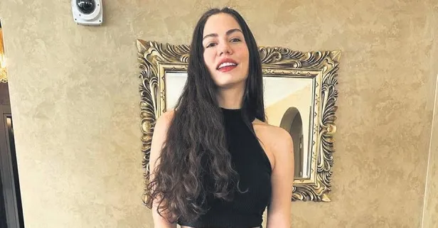 70 bin TL'lik kombin | Hem kazanıyor hem harcıyor: Demet Özdemir yine pahalı tarzıyla sosyal medyayı salladı