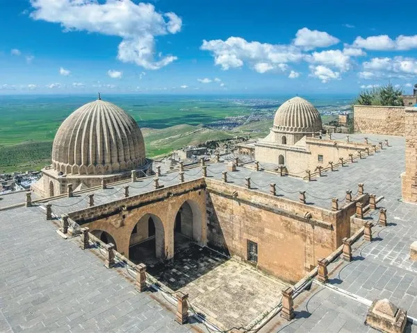 kulturlerin-bulusma-noktasi-mardin-12-bin-yillik-gecmisi-ile-size-tarihte-bir-yolculuk-1691527113624.jpeg Kültürlerin buluşma noktası Mardin! 12 bin yıllık geçmişi ile size tarihte bir yolculuk....-3