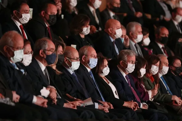 Kur operasyonu sonrası hortlayan Ahmet Necdet Sezer CHP etkinliğinde! Kemal Kılıçdaroğlu'nun dibinden ayrılmıyor-4